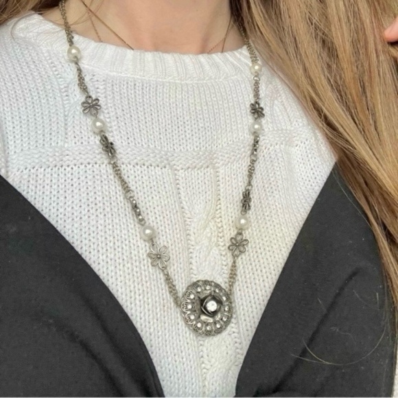 Metal Rose Pearl Grunge Necklace Vintage “Rosette” Gray Floral Dark Romance Chic - Picture 11 of 12